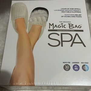 Magic bag spa slippers ( sealed/ new )